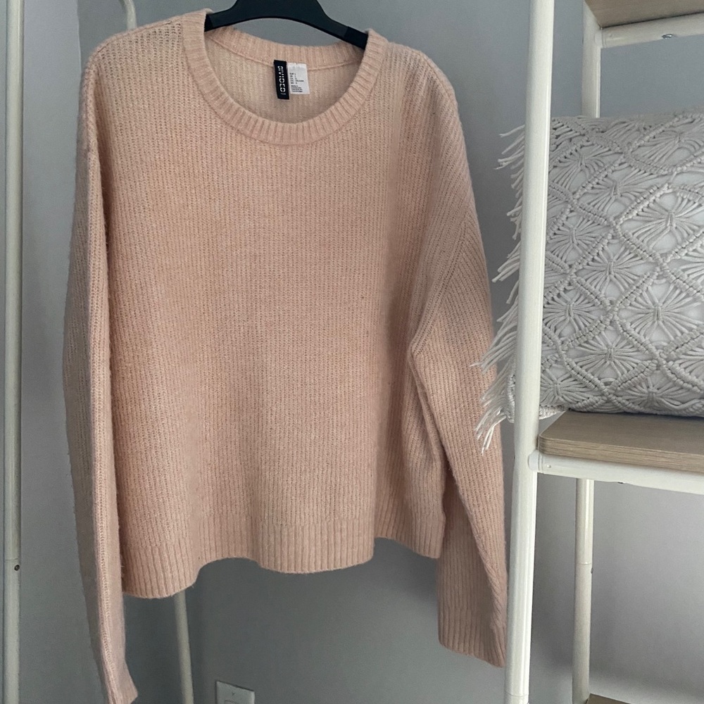 H&M sweater - Picture 1 of 4